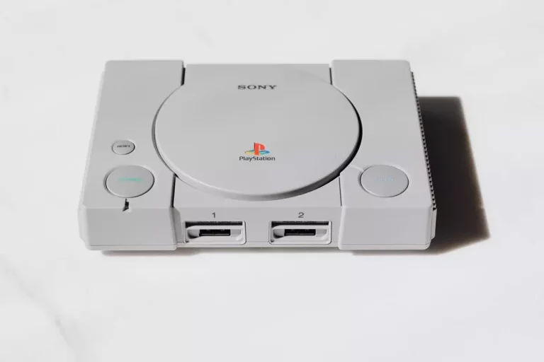 PlayStation 5: Zanurz Się w Świat Gry z Unikalnymi Dodatkami!